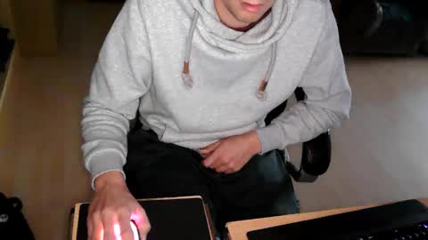 Snapshot of _chris_87 chatting on 02/15/25, 02:55 chris 87 online show from 02/15/25, 02:55