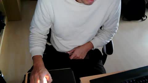 Snapshot of _chris_87 chatting on 11/13/25, 09:52 chris 87 online show from 11/13/25, 09:52