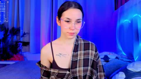 Snapshot of _cindy_lou_ chatting on 12/21/25, 05:25 Cindy . online show from 12/21/25, 05:25