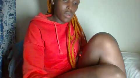 Snapshot of _clara01 chatting on 01/15/25, 09:35 clara online show from 01/15/25, 09:35