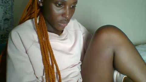 Snapshot of _clara01 chatting on 01/21/25, 05:16 clara online show from 01/21/25, 05:16