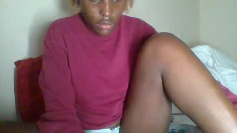 Snapshot of _clara01 chatting on 01/25/25, 05:29 clara online show from 01/25/25, 05:29