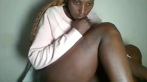 Snapshot of _clara01 chatting on 02/08/25, 08:31 clara online show from 02/08/25, 08:31