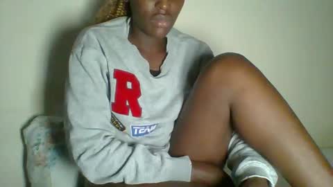 Snapshot of _clara01 chatting on 02/13/25, 07:03 clara online show from 02/13/25, 07:03