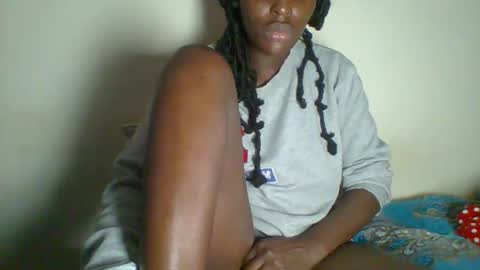 Snapshot of _clara01 chatting on 03/06/25, 07:36 clara online show from 03/06/25, 07:36