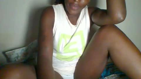 Snapshot of _clara01 chatting on 03/08/25, 05:38 clara online show from 03/08/25, 05:38