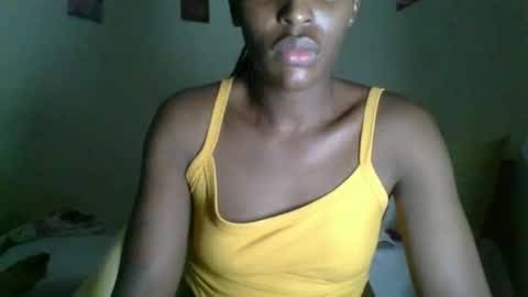 Snapshot of _clara01 chatting on 11/07/25, 11:21 clara online show from 11/07/25, 11:21