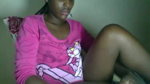 Snapshot of _clara01 chatting on 11/13/25, 07:07 clara online show from 11/13/25, 07:07