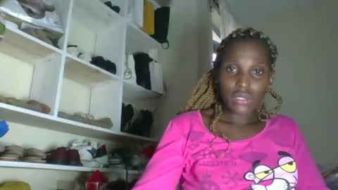 Snapshot of _clara01 chatting on 04/25/26, 01:52 clara online show from 04/25/26, 01:52