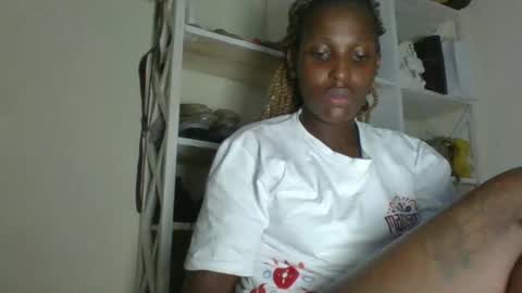 Snapshot of _clara01 chatting on 05/16/26, 07:49 clara online show from 05/16/26, 07:49