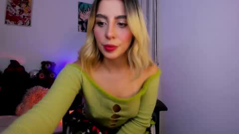  Chloe  online show from 11/24/25, 11:04