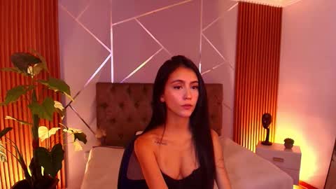 Snapshot of _coraliinee_ chatting on 03/19/26, 06:39 Coraline online show from 03/19/26, 06:39