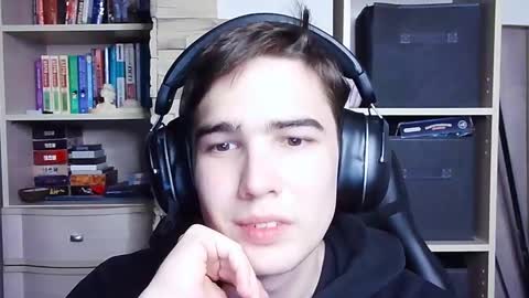 _crise_next_door_ online show from 10/02/25, 03:52