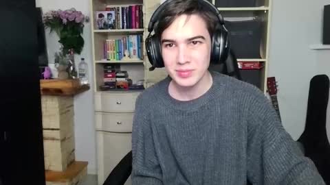 _crise_next_door_ online show from 10/29/25, 04:31