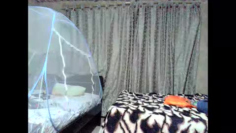 Snapshot of _cristal09 chatting on 10/13/25, 03:28 _cristal09 online show from 10/13/25, 03:28