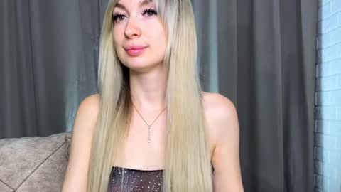 _crystal_moon_1 online show from 09/08/25, 07:57