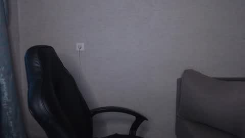 Snapshot of _damnbaby chatting on 12/14/25, 08:41 _damnbaby online show from 12/14/25, 08:41