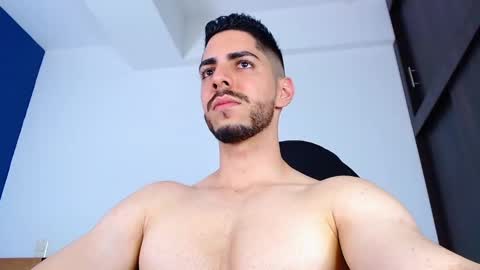 Snapshot of _davidwolf chatting on 02/07/25, 01:04 David online show from 02/07/25, 01:04