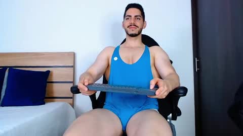 Snapshot of _davidwolf chatting on 02/18/25, 10:36 David online show from 02/18/25, 10:36