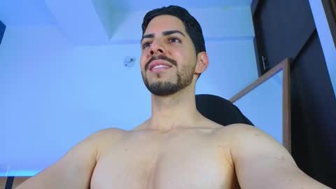 Snapshot of _davidwolf chatting on 10/07/25, 02:09 David online show from 10/07/25, 02:09