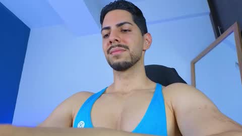 Snapshot of _davidwolf chatting on 12/13/25, 09:42 David online show from 12/13/25, 09:42