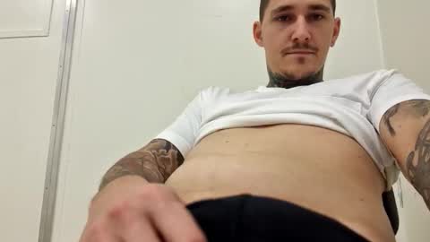 Snapshot of _devil_in_me_ chatting on 09/17/25, 02:46 _devil_in_me_ online show from 09/17/25, 02:46