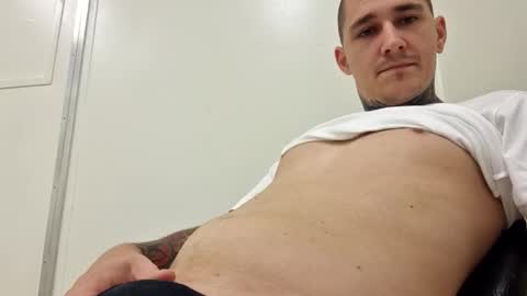 Snapshot of _devil_in_me_ chatting on 10/10/25, 02:21 _devil_in_me_ online show from 10/10/25, 02:21