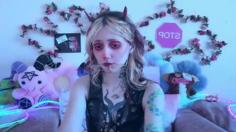 Snapshot of _devilbaby chatting on 05/19/26, 01:56 Kate online show from 05/19/26, 01:56