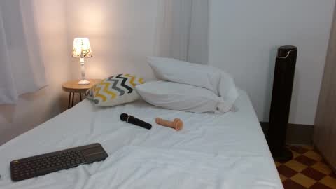 Diana online show from 02/11/25, 05:37