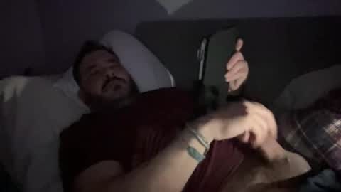 Snapshot of _direwolf_ chatting on 12/15/25, 05:23 _direwolf_ online show from 12/15/25, 05:23