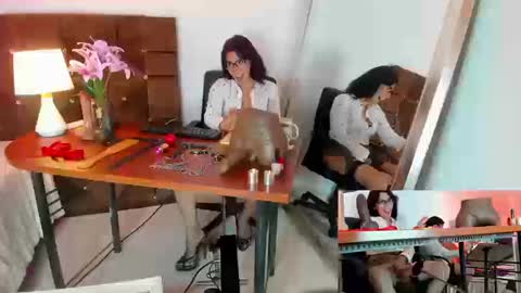 Snapshot of _dirty_sandy_ chatting on 09/12/25, 10:10 SANDY online show from 09/12/25, 10:10