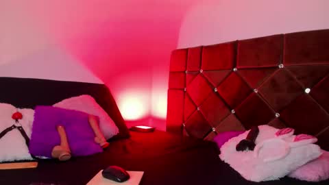 Snapshot of _dirty_sandy_ chatting on 10/01/25, 01:22 SANDY online show from 10/01/25, 01:22