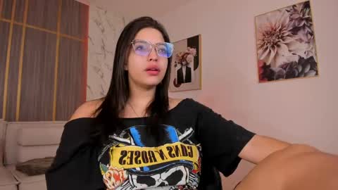 Abril online show from 04/11/26, 01:15