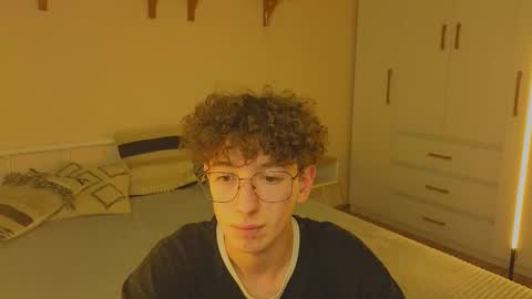 Snapshot of _dream_boys_ chatting on 10/26/25, 06:36 _dream_boys_ online show from 10/26/25, 06:36