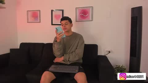 Snapshot of _e_m_m_a_1 chatting on 03/10/25, 12:15 Emma and Tonny online show from 03/10/25, 12:15