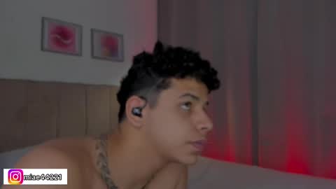 Snapshot of _e_m_m_a_1 chatting on 10/04/25, 12:47 Emma and Tonny online show from 10/04/25, 12:47