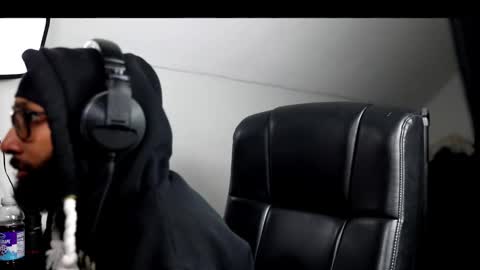 Snapshot of _el_care_chimba chatting on 11/20/25, 12:11 _el_care_chimba online show from 11/20/25, 12:11