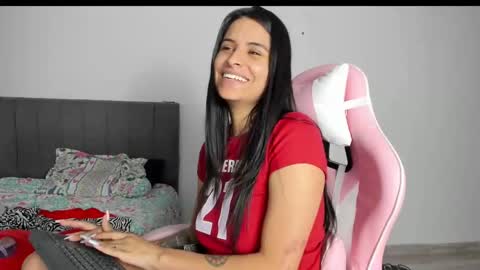 Snapshot of _elektrah chatting on 02/18/25, 04:26 _elektrah online show from 02/18/25, 04:26