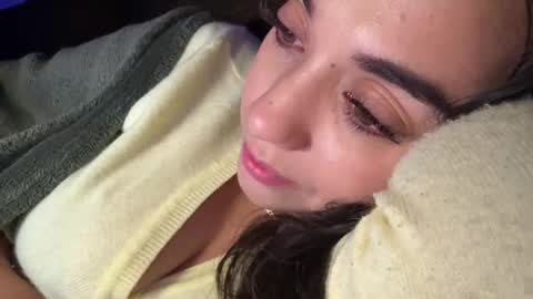 Snapshot of _elena_barra chatting on 11/27/25, 01:40 elena barra online show from 11/27/25, 01:40