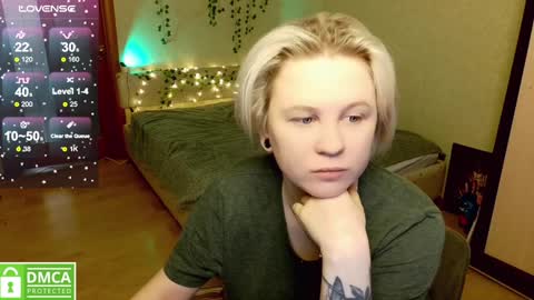 Snapshot of _elven_dreams__ chatting on 12/16/24, 05:59 chloue and Gretta online show from 12/16/24, 05:59