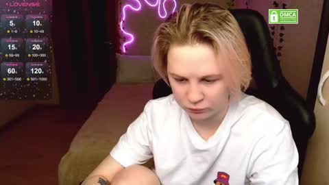 Snapshot of _elven_dreams__ chatting on 03/02/25, 06:19 chloue and Gretta online show from 03/02/25, 06:19