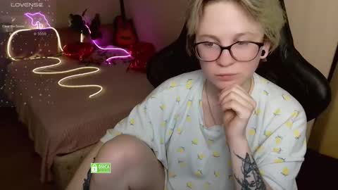 chloue and Gretta online show from 03/29/26, 07:36