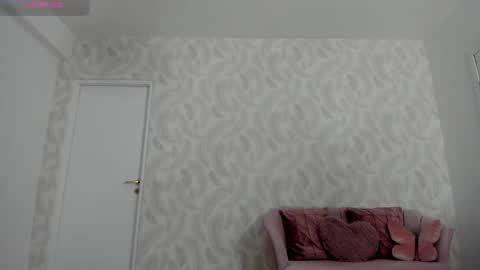 Snapshot of _elysa chatting on 10/01/25, 05:02 Elysa online show from 10/01/25, 05:02