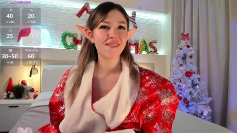 Snapshot of _emiliaa_ chatting on 12/27/24, 03:20 Milana online show from 12/27/24, 03:20