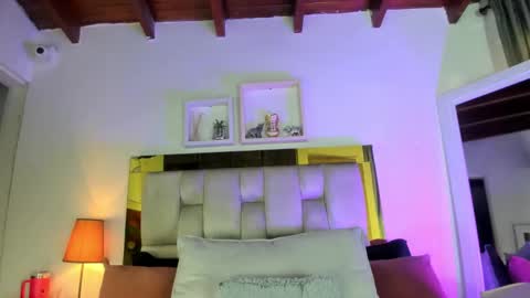 Snapshot of _emily_r chatting on 10/28/25, 12:09 Isabella online show from 10/28/25, 12:09