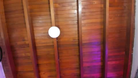 Snapshot of _emily_r chatting on 11/24/25, 12:05 Isabella online show from 11/24/25, 12:05