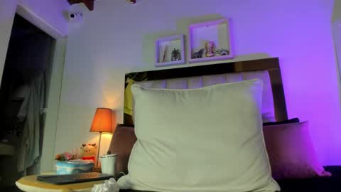 Snapshot of _emily_r chatting on 01/09/26, 11:57 Isabella online show from 01/09/26, 11:57