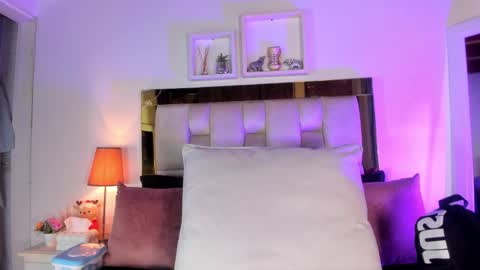 Snapshot of _emily_r chatting on 01/10/26, 12:07 Isabella online show from 01/10/26, 12:07