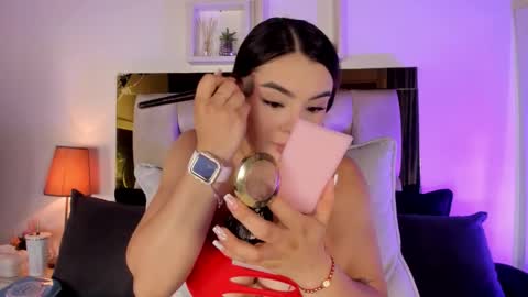 Snapshot of _emily_r chatting on 03/24/26, 12:10 Isabella online show from 03/24/26, 12:10