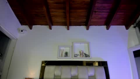 Snapshot of _emily_r chatting on 03/28/26, 12:05 Isabella online show from 03/28/26, 12:05